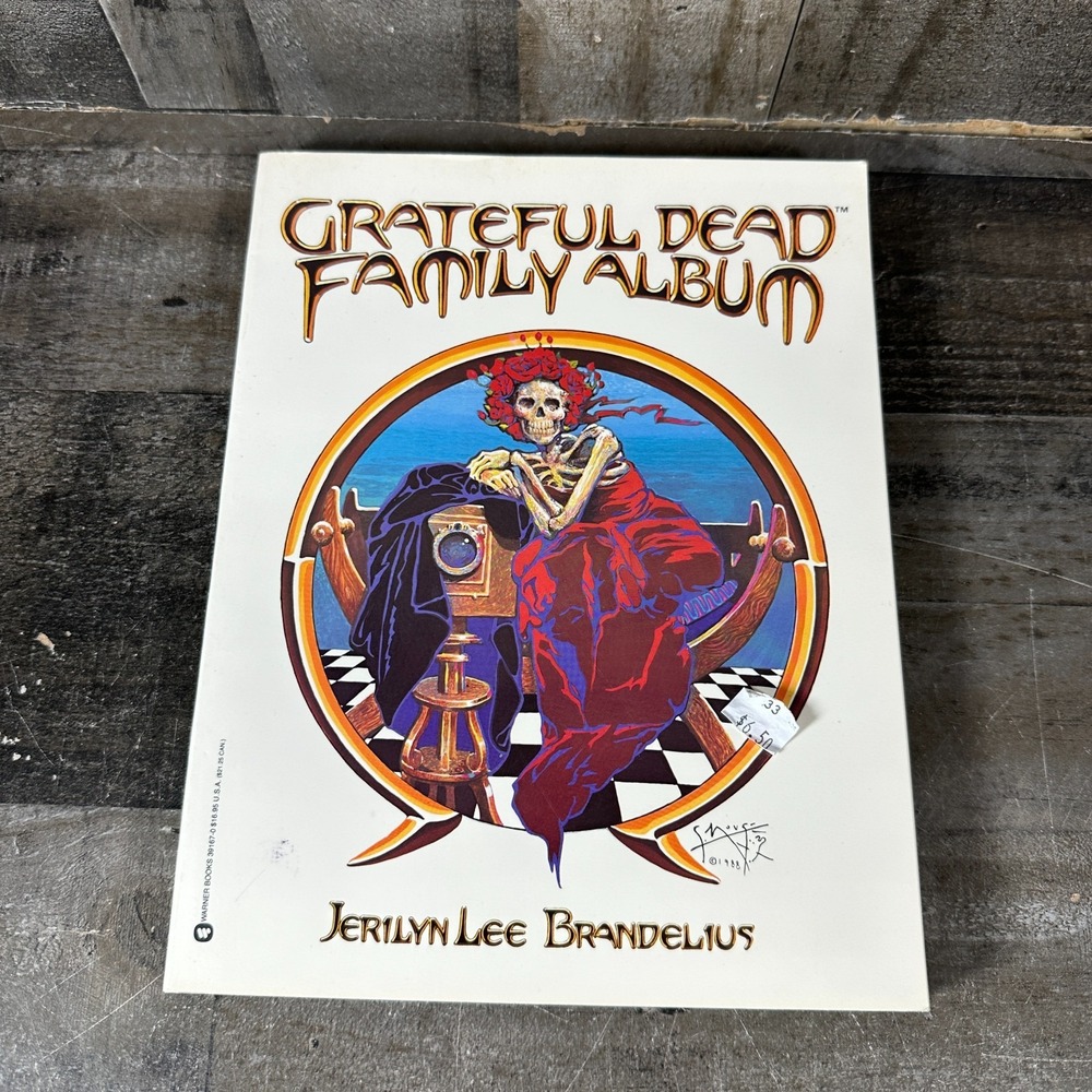 Grateful Dead Family Album by Jerilyn Brandelius - paperback,